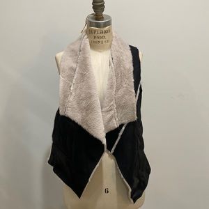 Chaser black faux fur/leather vest size XS